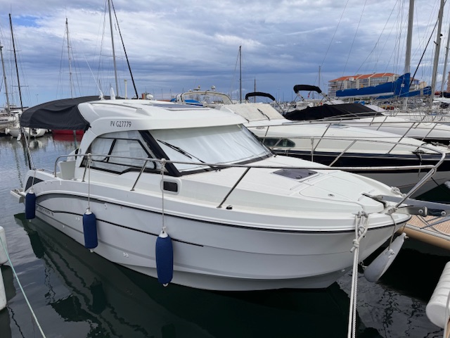 slider 0 Beneteau Antares 8 OB